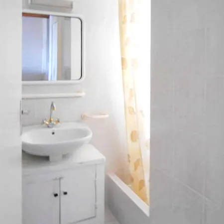 Apartment With One Bedroom In Porticcio With Wonderful Sea View Shared Pool And Balcony 350 M From The Beach Apartament Porticcio (Corsica)